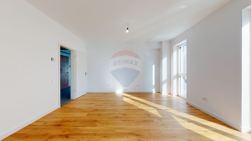 105sq.m Commercial Space for rent, Central area