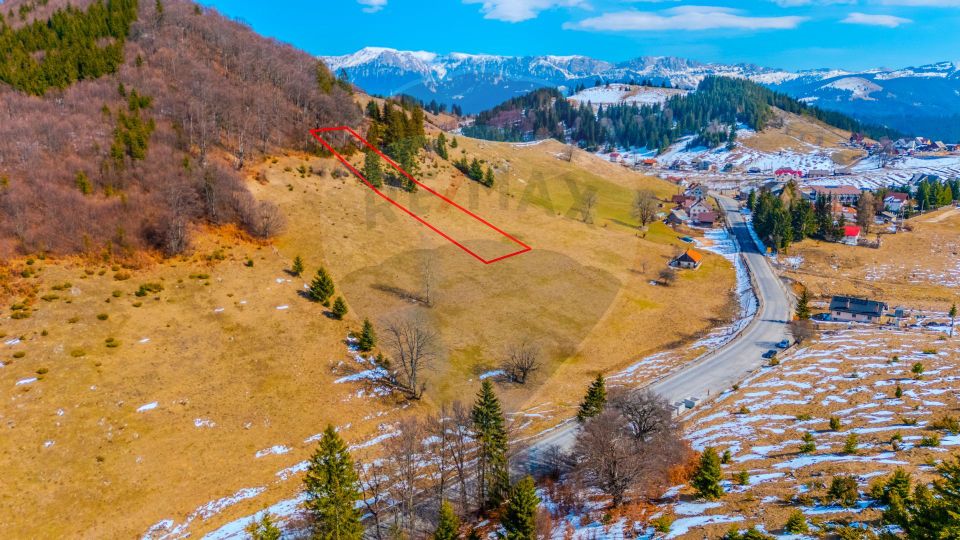 Land 2,028sqm Fundata / DN DN73