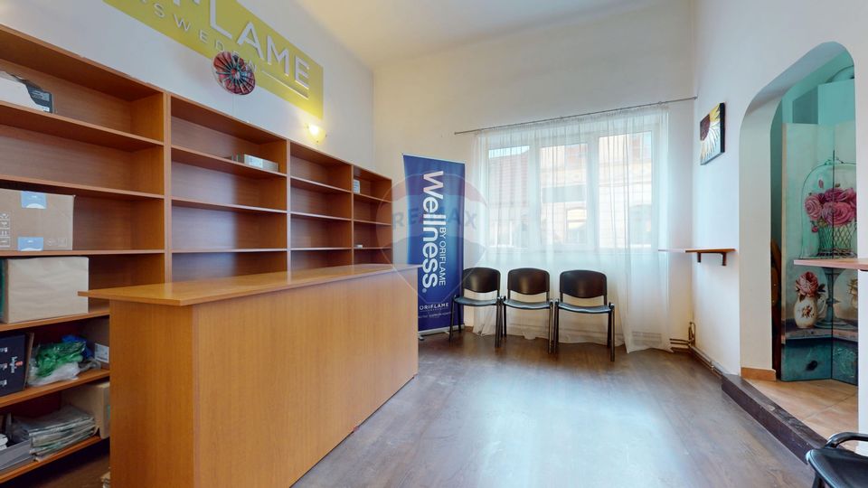 56.5sq.m Office Space for rent, Ultracentral area