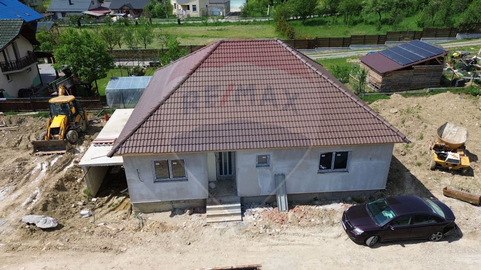 DE VÂNZARE – Casă modernă pe un singur nivel, Tăuții de Sus