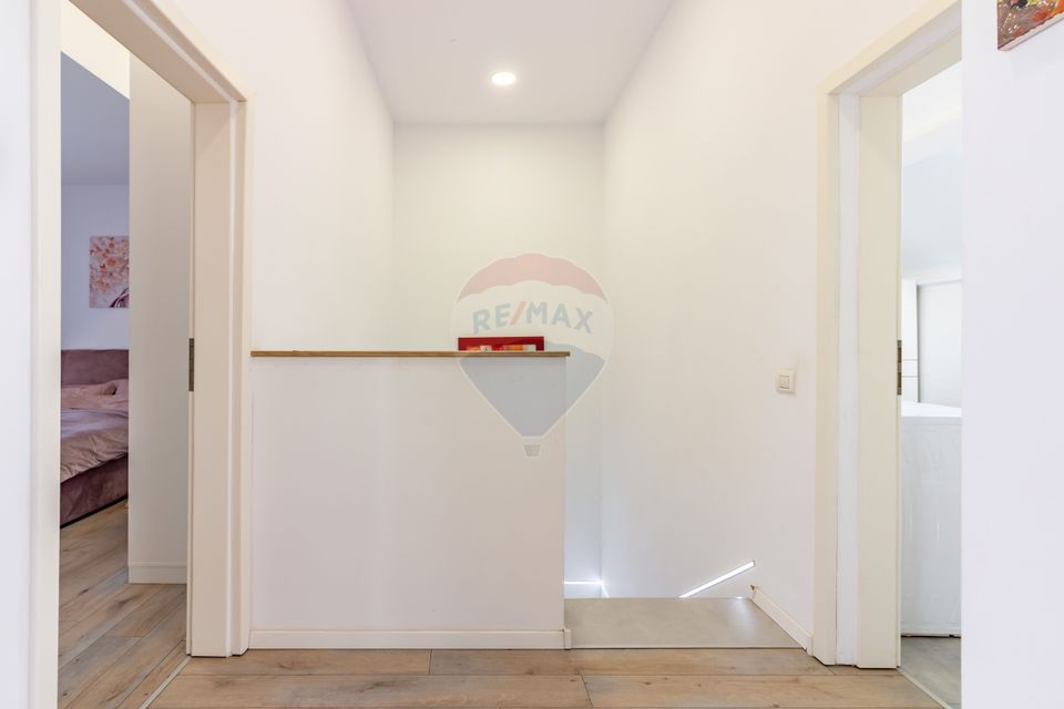 House / Villa with 5 rooms for sale, Laguna Albastra, str. Farms