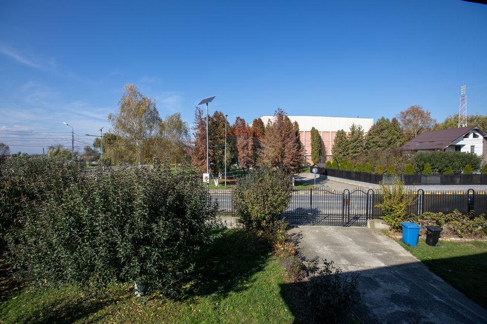 Vilă cu 7 camere de vânzare în zona Centrală Orașul  BUHUȘI