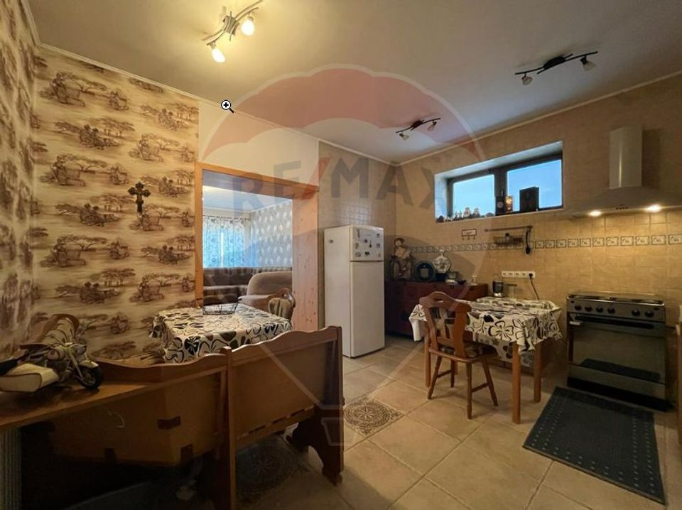 Vilă  de vânzare in Sadu