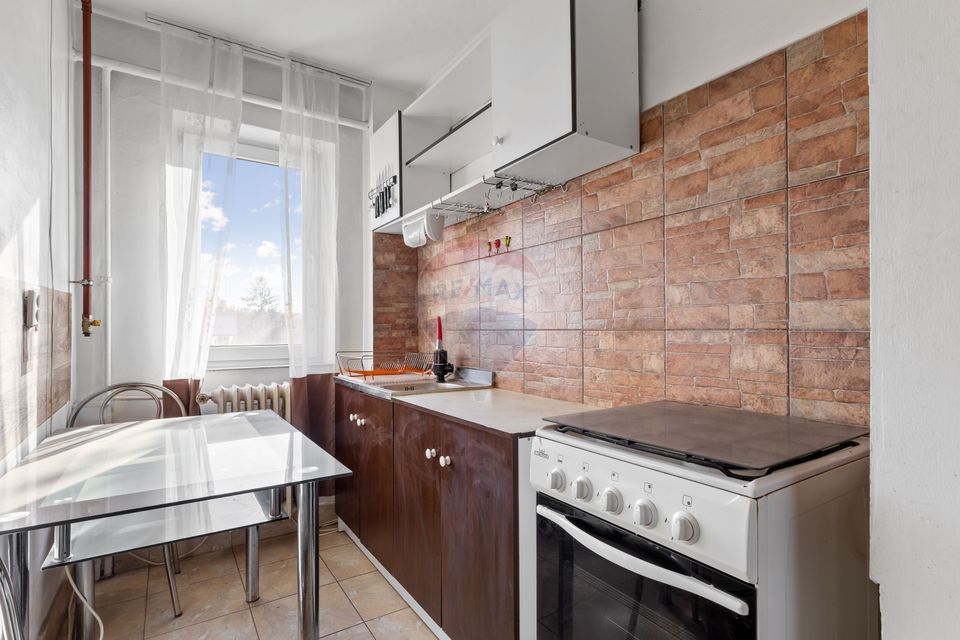 Apartament cu 3 camere de inchiriat- zona Vlaicu