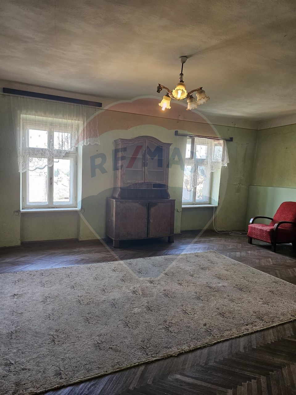 APARTAMENT  CU 3 CAMERE DE VANZARE IN ZONA CENTRALĂ