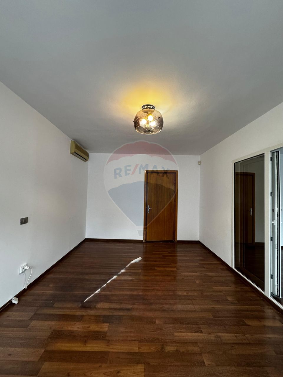 79sq.m Office Space for rent, P-ta Victoriei area