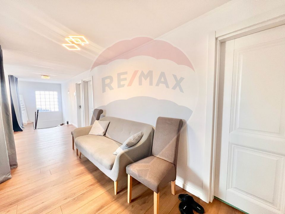 12 room House / Villa for sale, Decebal area