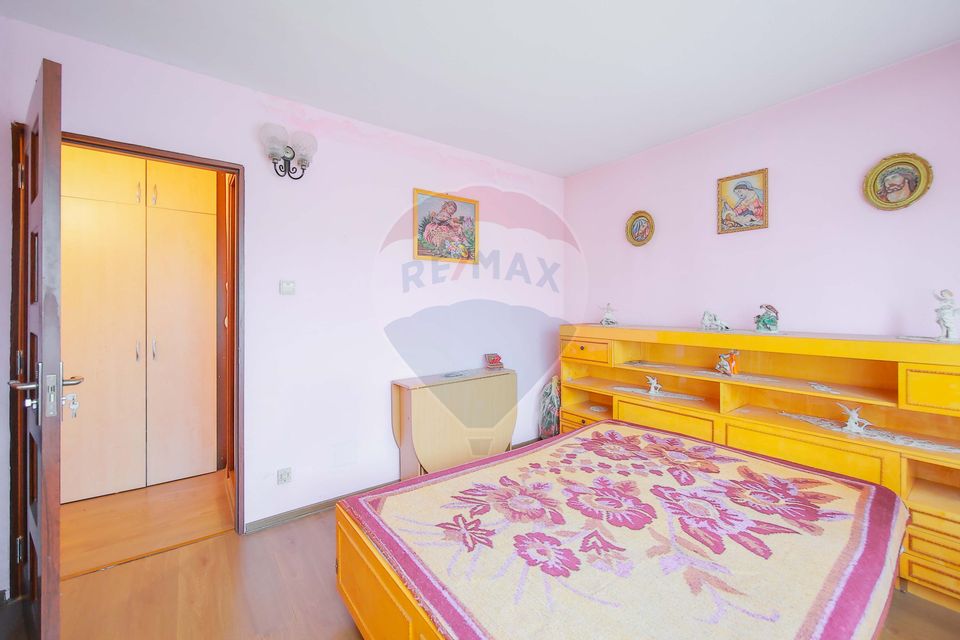 Apartament cu 3 camere de vânzare în zona Calea Aradului