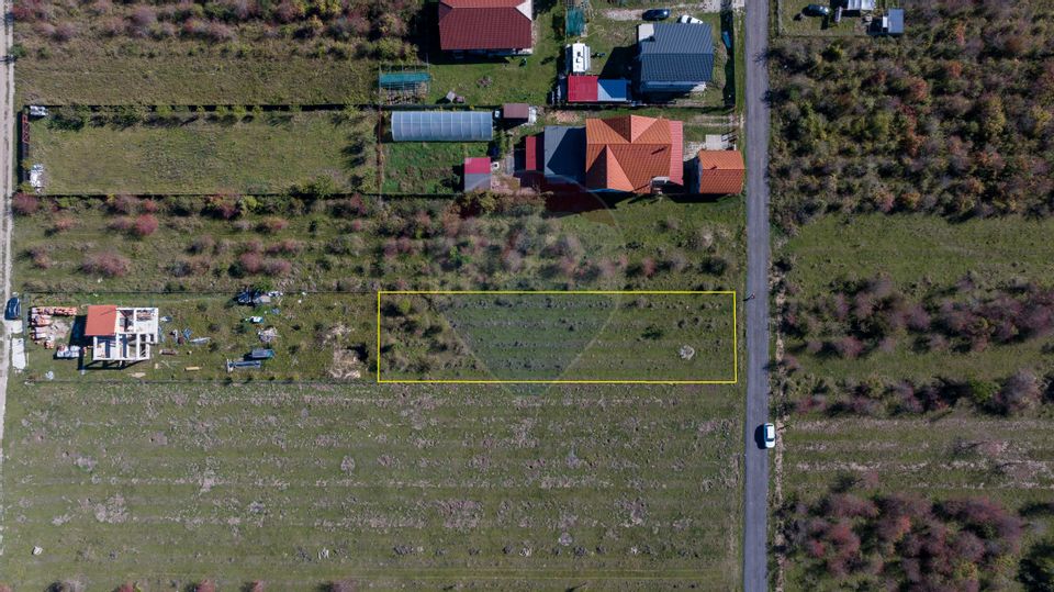 Teren Sanpetru -livada, Strada Nucului, 1296mp, apa, gaz, curent