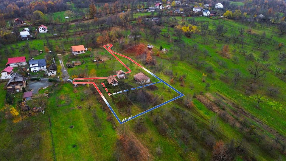 Teren de vânzare Unguraș cu priveliște si anexe