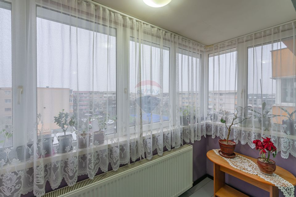 Apartament cu 3 camere - cartierul Tractorul | zona Cerna