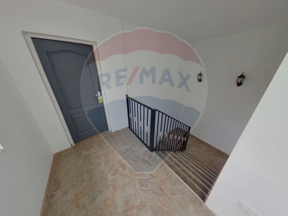 Casă / Vilă cu 3 camere de vânzare în zona Central