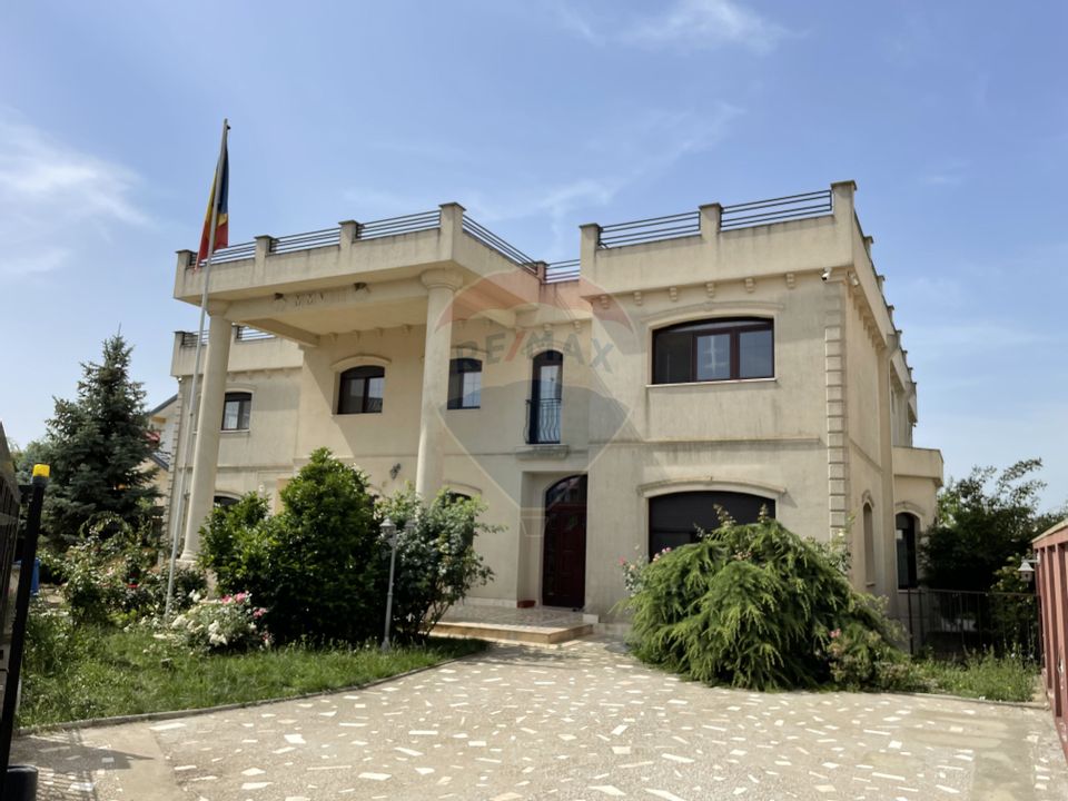 8 room House / Villa for sale