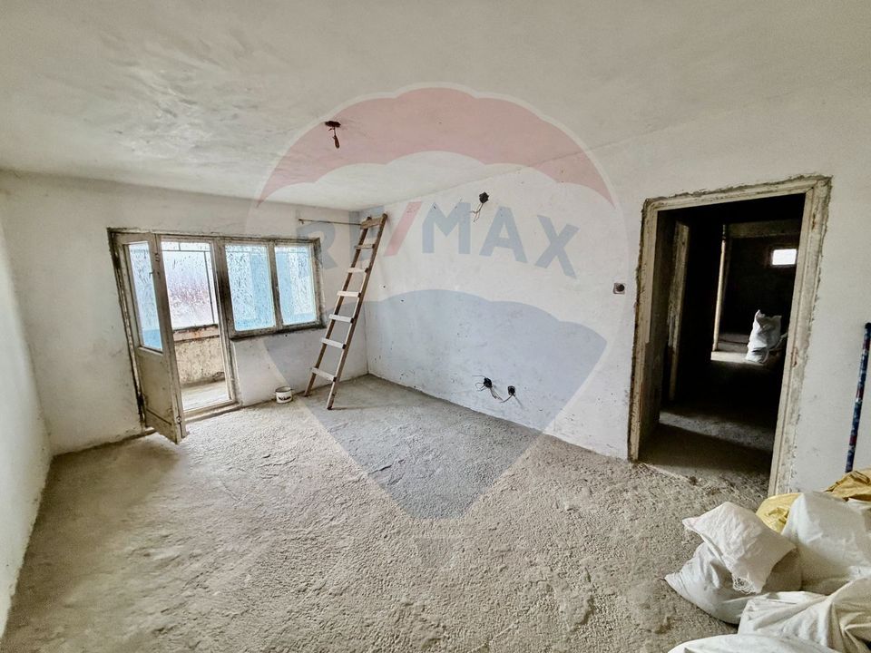 4 room Apartment for sale, Central area