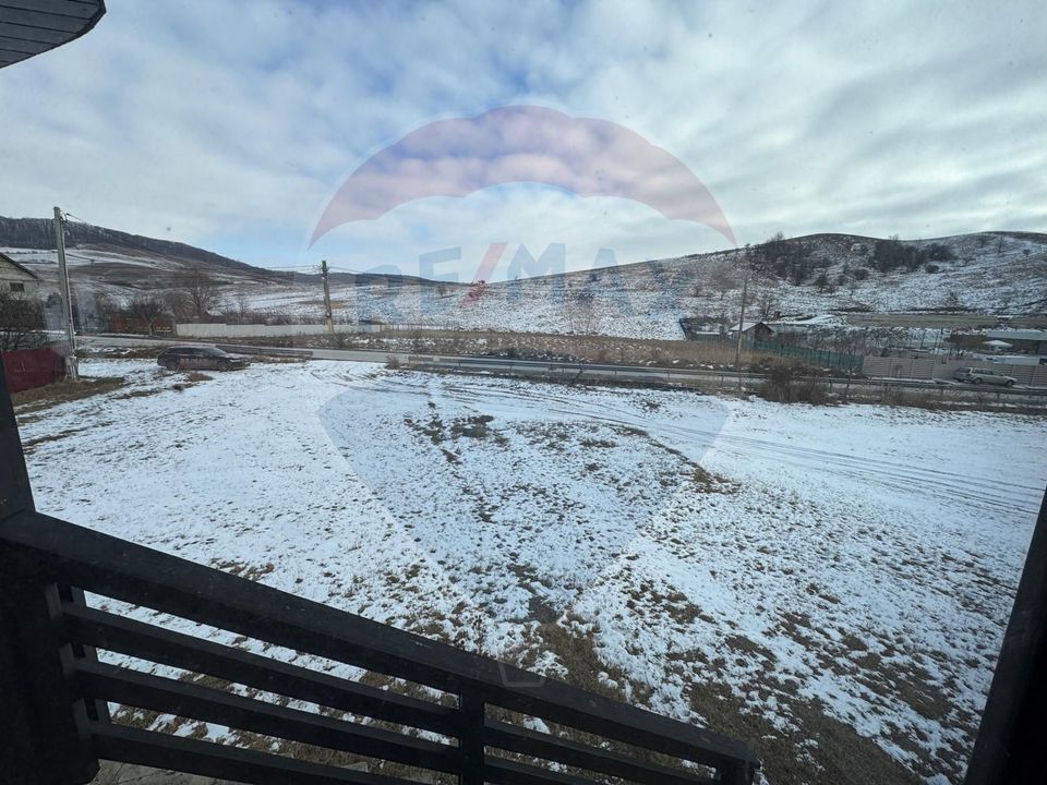 8 room House / Villa for sale, Darmanesti area