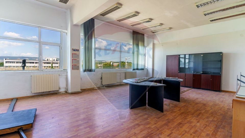 9,347sq.m Industrial Space for rent, Periferie area