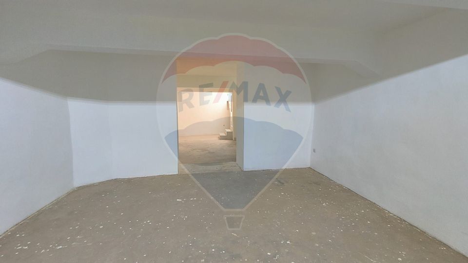 160sq.m Commercial Space for rent, Piata Centrala area