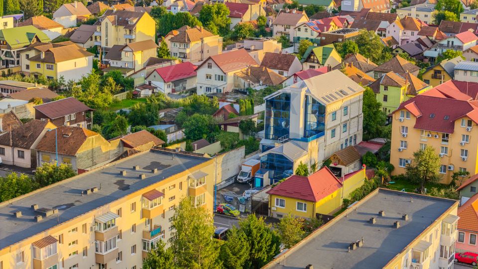 Cladire de 902 mp utili de vânzare, zona Grivitei - DN 13, COMISION 0