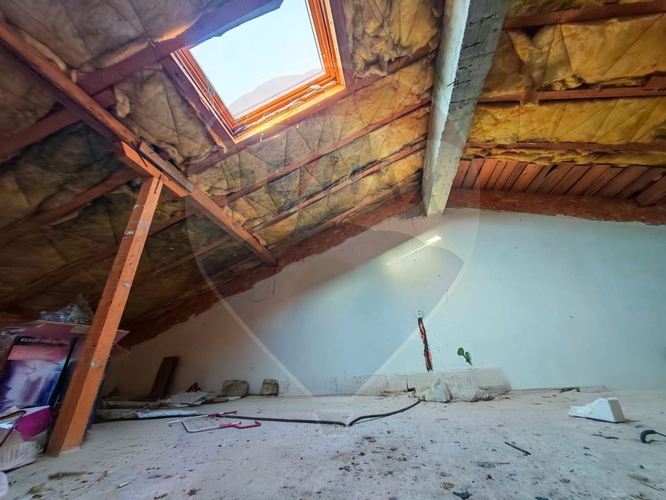 Casă cu 3 camere, curte și mansardă – Chiajna, str. Luceafarului