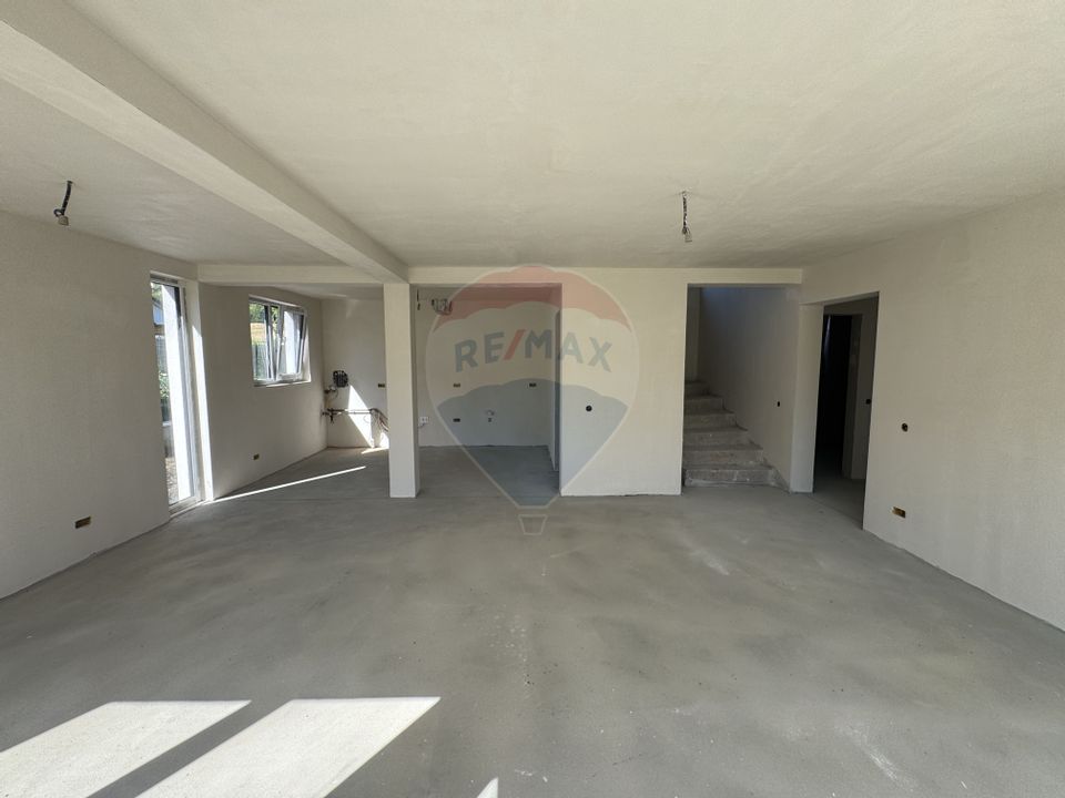 Casă spațioasă cu 5 camere în Corpadea - liniște, natură și confort