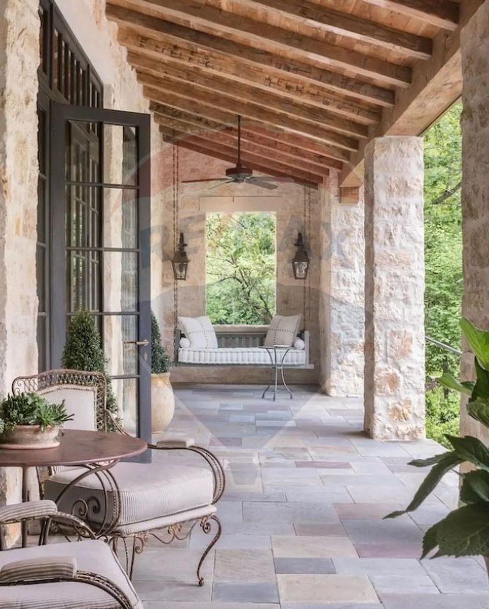 Lux Mediteranean si Intimitate pe 4.000 mp Domeniu Privat Gura Vaii