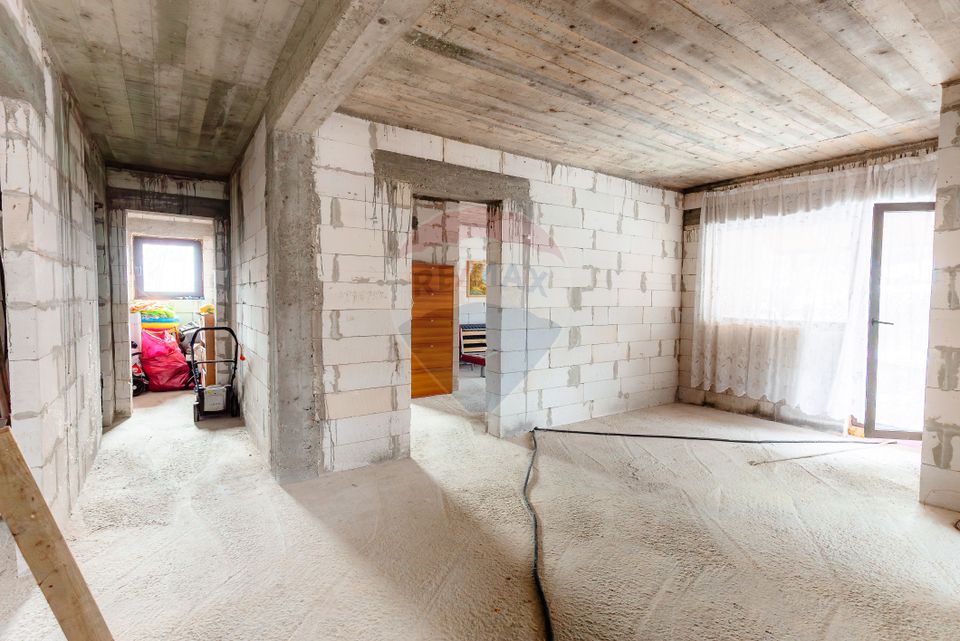 5 room House / Villa for sale