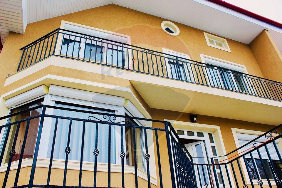 Casă / Vilă cu 6 camere de vânzare în zona Oncea