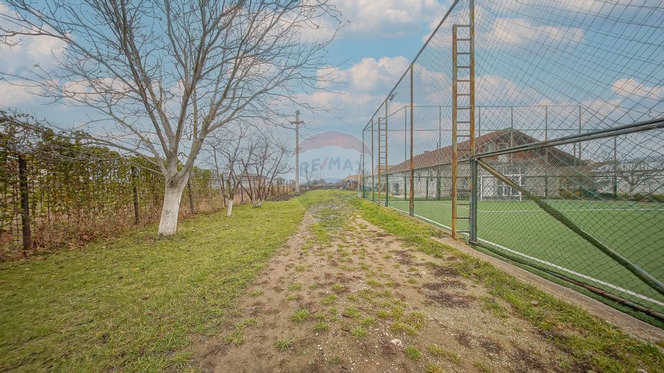 Teren si spațiu de închiriat pentru activitati sportive in Cristian