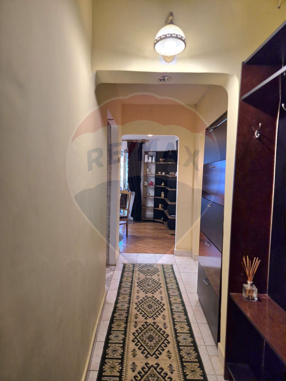 Apartament cu 4 camere de vânzare în zona Central