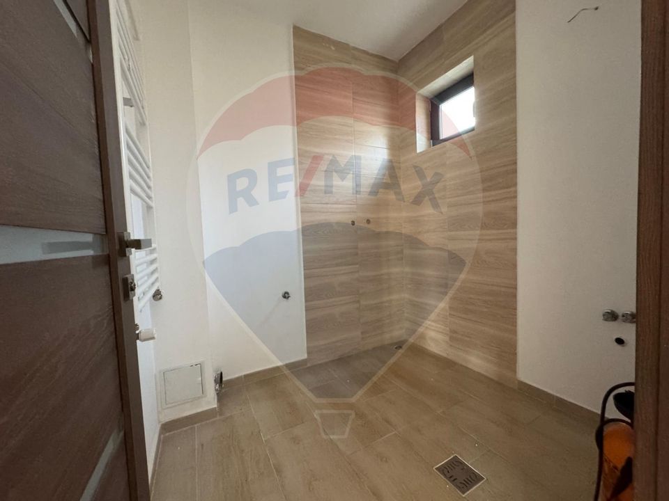 House / Villa with 4 rooms Domnesti
