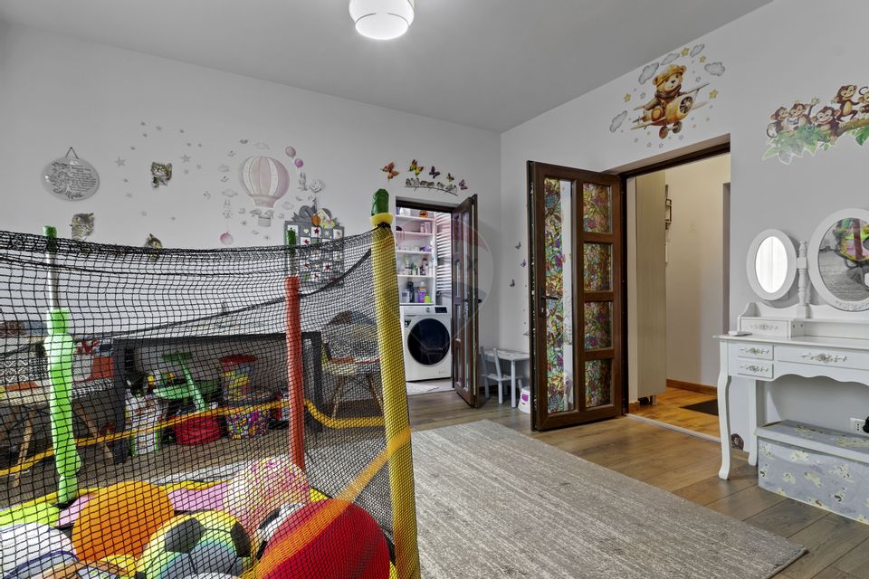 Casă complet renovata cu teren 648 mp de vanzare in Gradiste,Arad