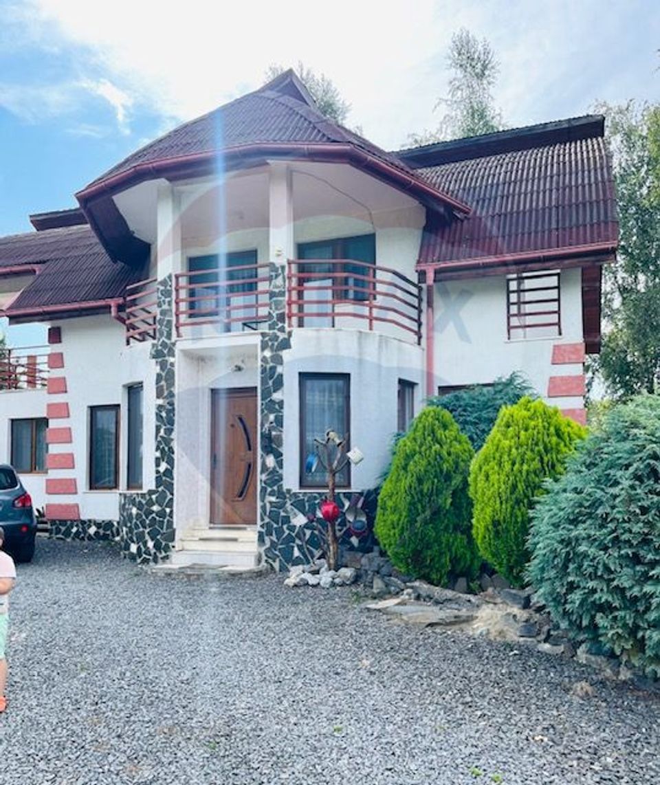 6 room House / Villa for sale