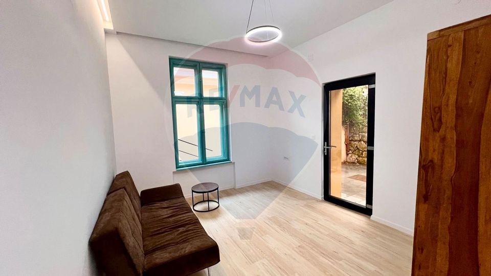 54sq.m Office Space for rent, Central area