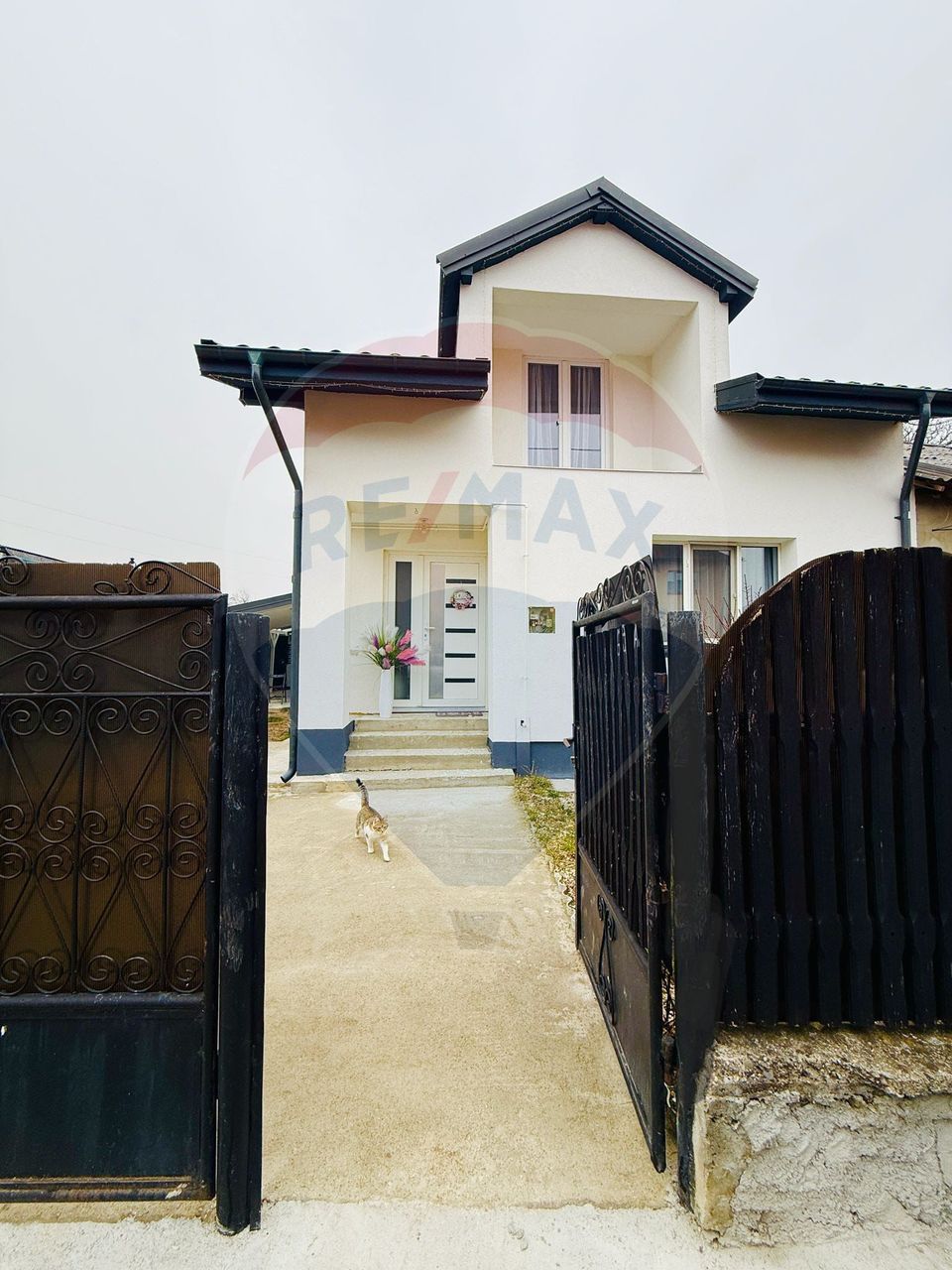 6 room House / Villa for sale, Est area
