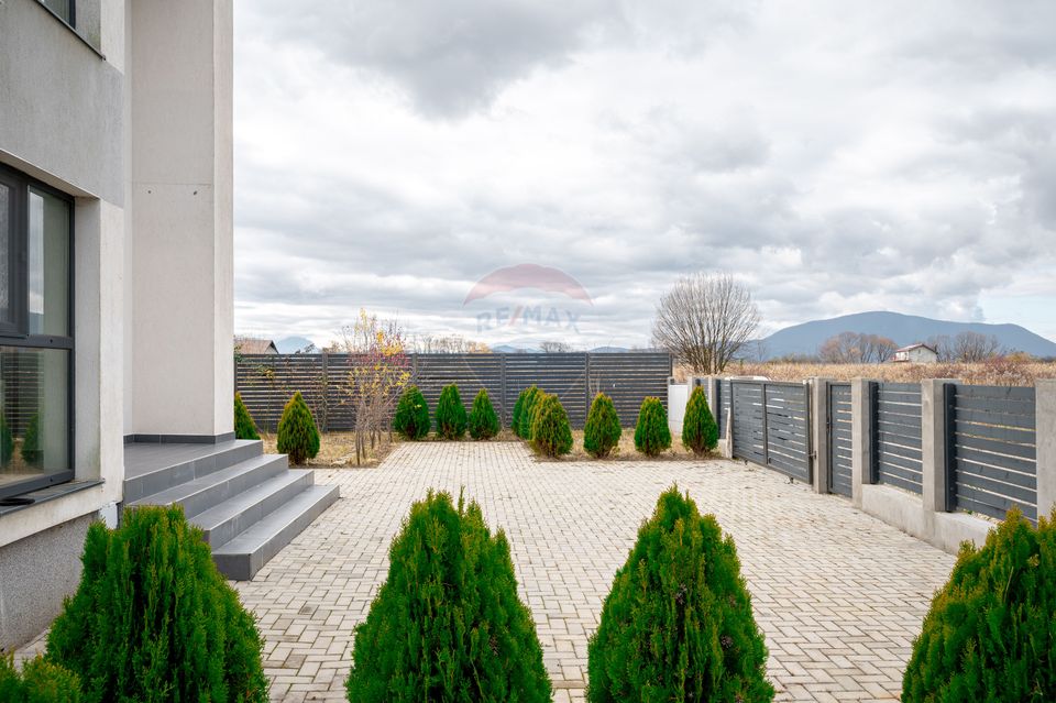 Casă nouă în Stupini: 4 camere, 3 băi și teren generos de 600 mp