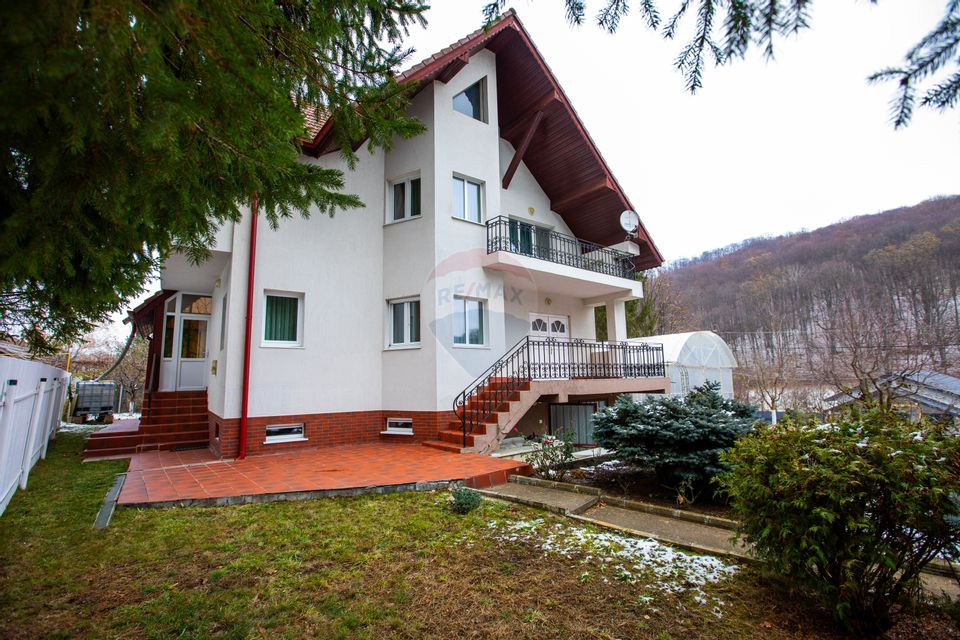 5 room House / Villa for sale