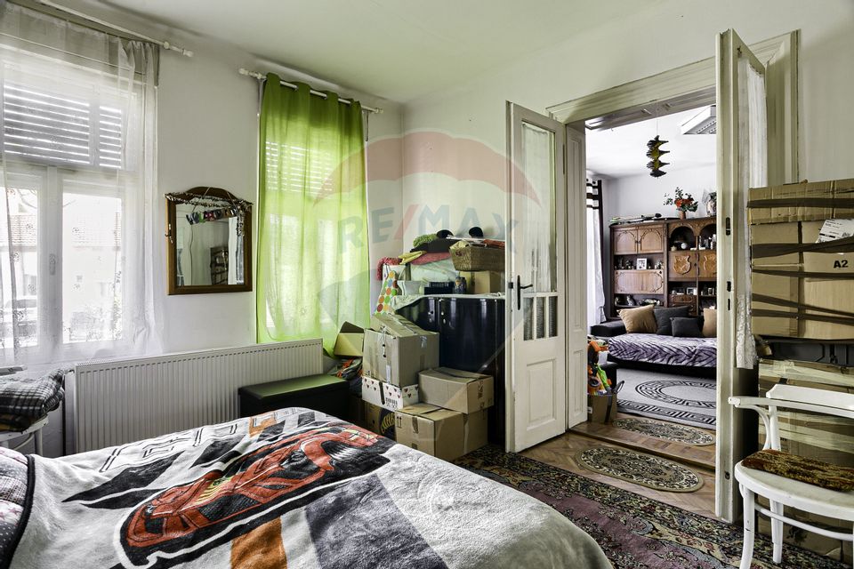 Apartament cu doua camere la casa pe strada Andrei Saguna