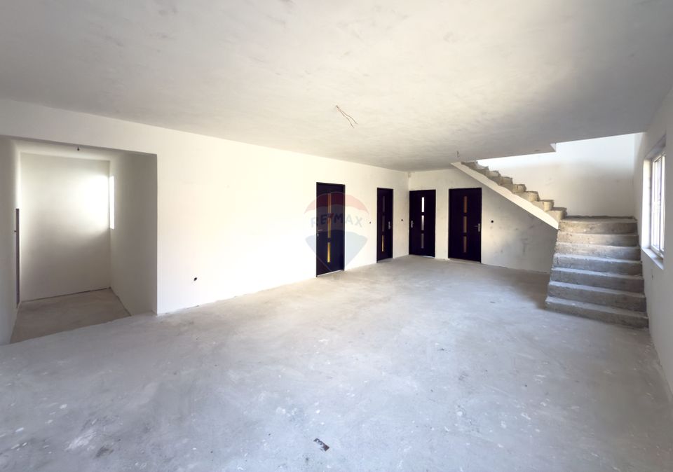 8 room House / Villa for sale, Central area