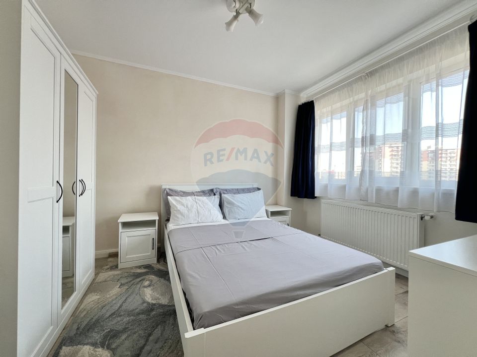 3 camere decomandat, bloc nou. Terasă 8.8 mp  Mobilat & loc de parcare