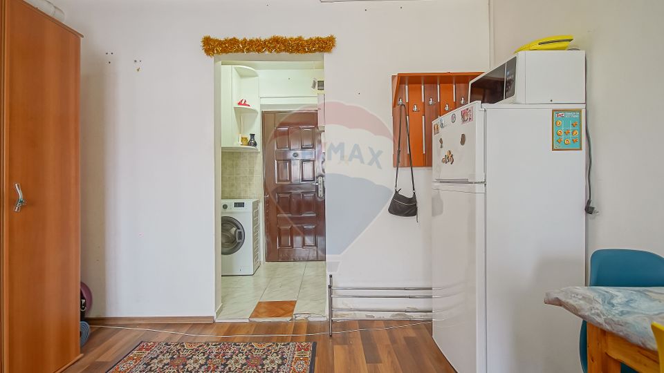 Comision 0% | Cameră 21 mp – Str. Înfrățirii, Brașov