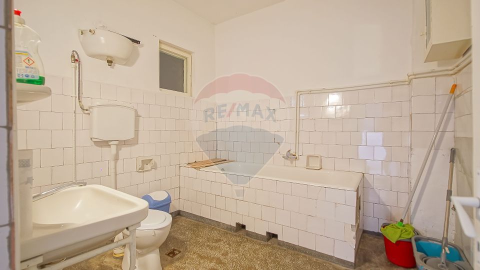 COMISION 0 Casă cu potențial excelent, teren 446 mp, Strada Fanionului