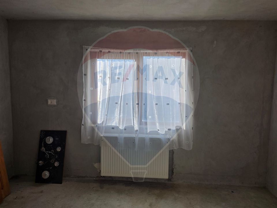 De vanzare casa solida cu teren generos si acces facil Lespezi Bacau