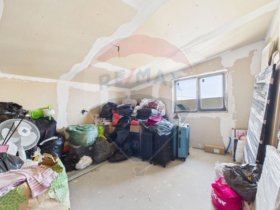 5 room House / Villa for sale, Est area