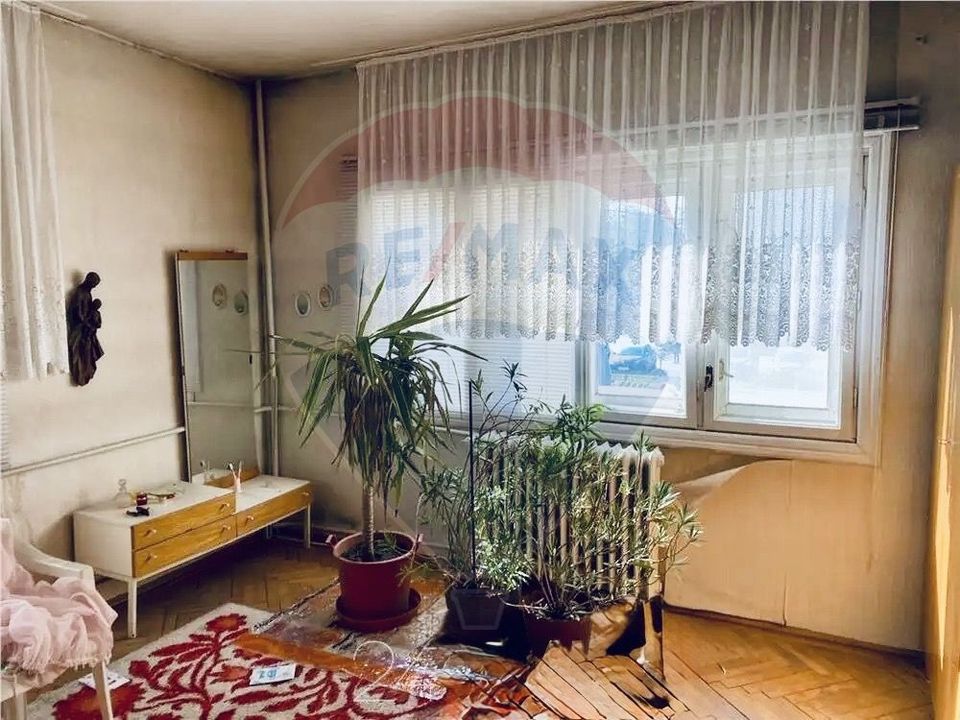 House of 316sqm and land of 780sqm Bucurestii Noi / metro Laminorului