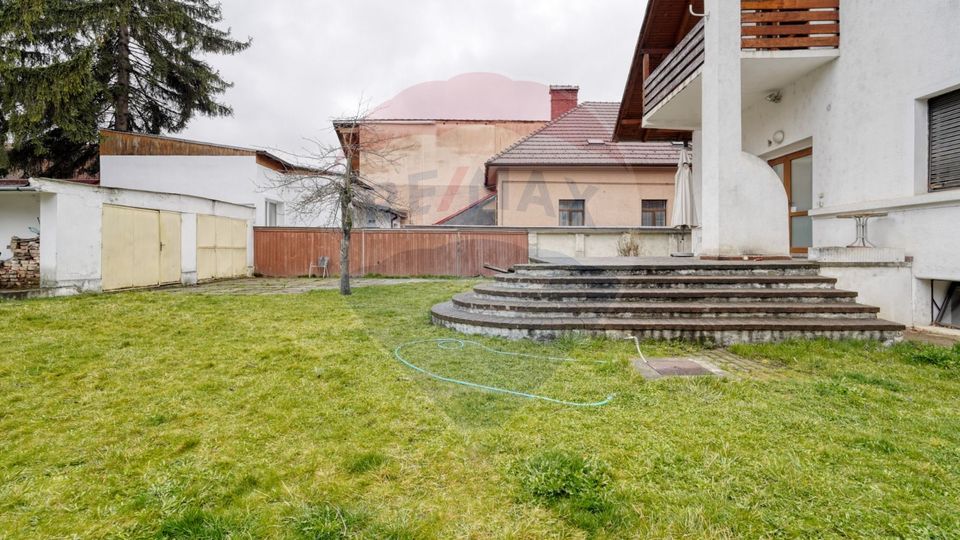 9 room House / Villa for rent, Centrul Civic area