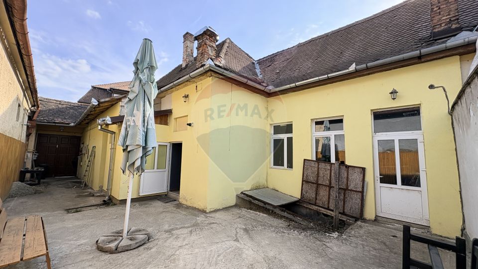 Spațiu comercial la strada + bar/cafenea în Centru Medias