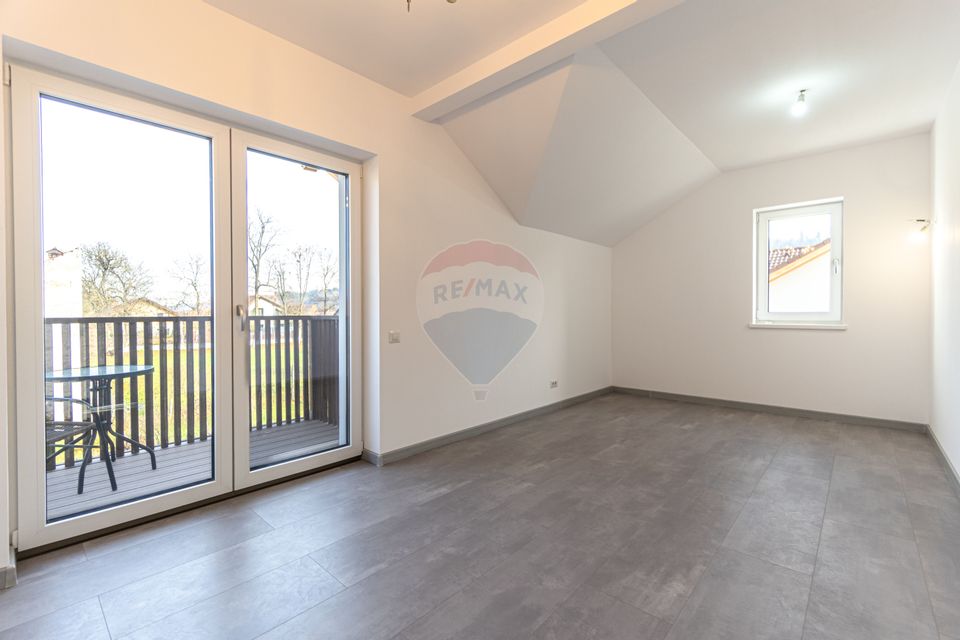 CASE NOI ÎN ARHITECTURĂ ALPINO-MODERNĂ CU ALEE PRIVATA | CRISTIAN