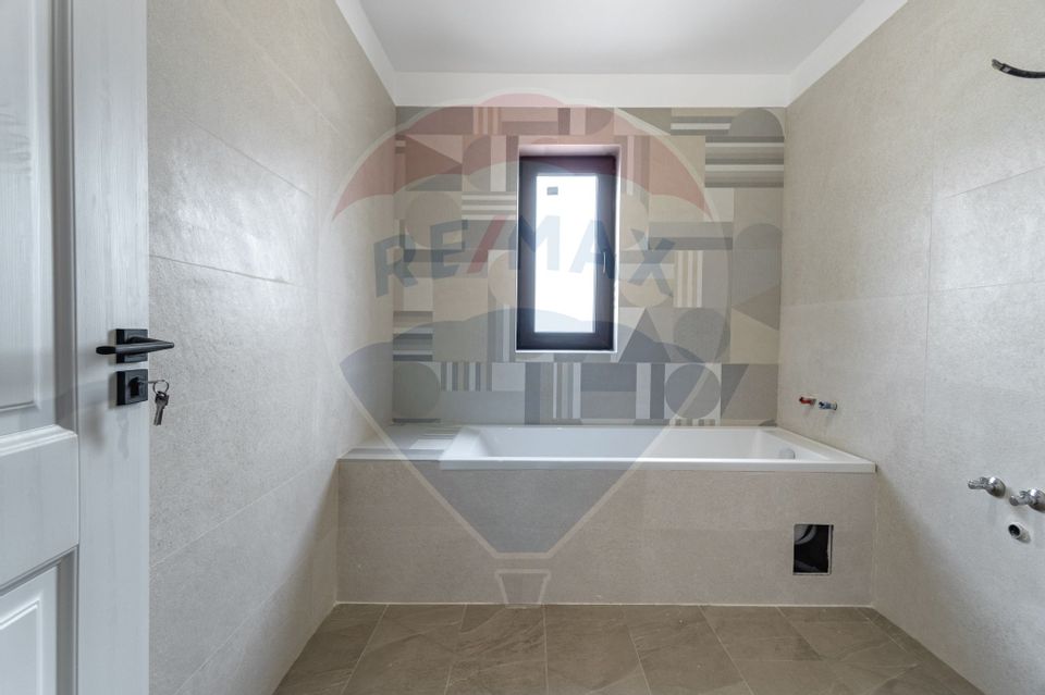 8 room House / Villa for sale