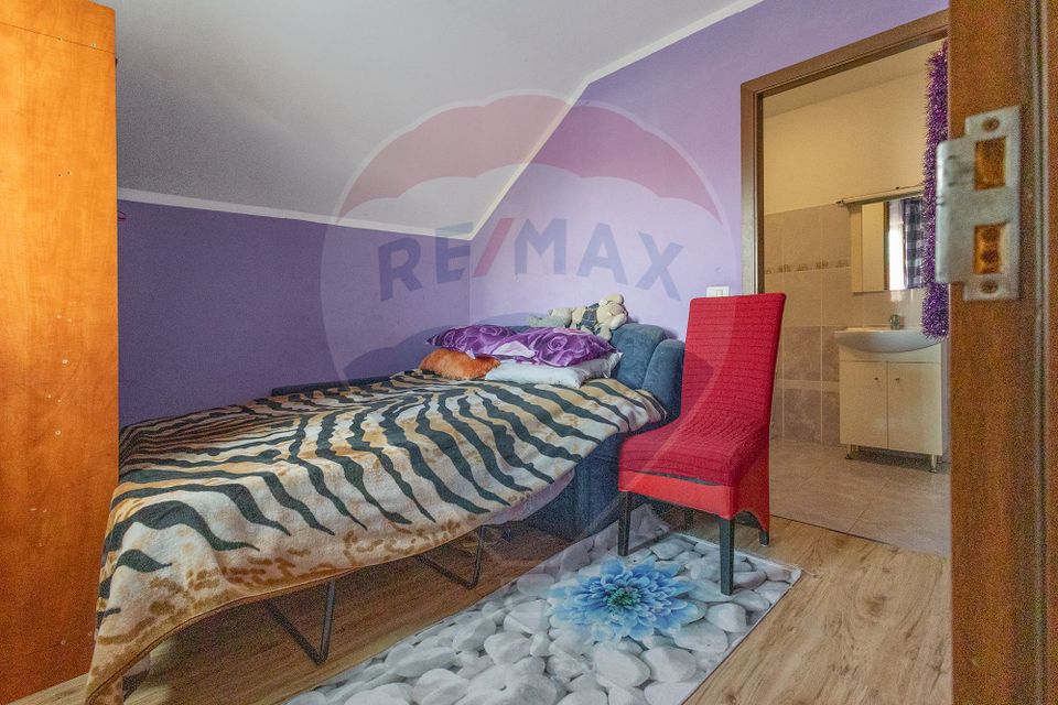 Casă / Vilă cu 6 camere de vânzare în zona Sagului