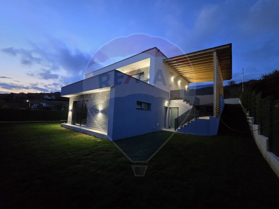 COMISION 0% Casă semifinisată de vânzare în Baciu, 583 mp de teren